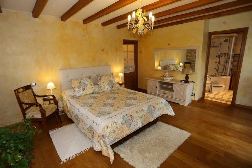 La Grange De Salvaneix Gite Pour 15 Personnes 7 Chambres Avec 6 Sdb-6Wc Sarran Екстериор снимка
