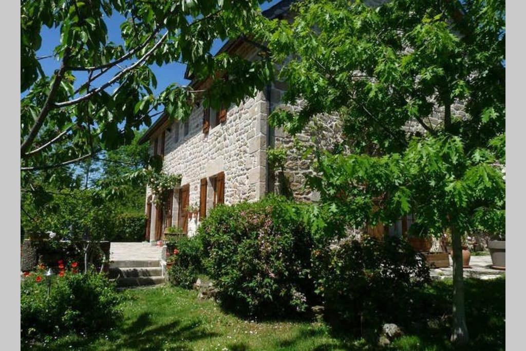La Grange De Salvaneix Gite Pour 15 Personnes 7 Chambres Avec 6 Sdb-6Wc Sarran Екстериор снимка